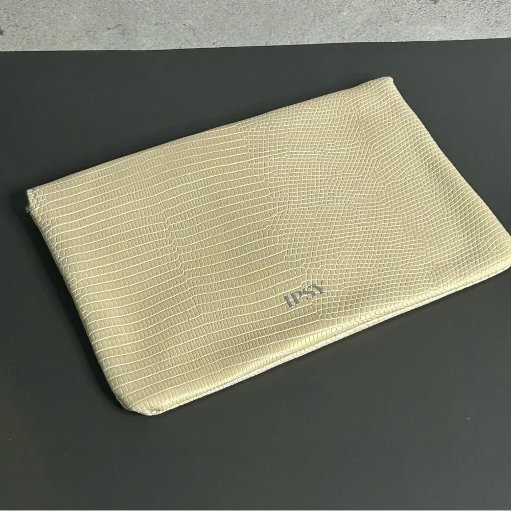 ipsy elegant cream